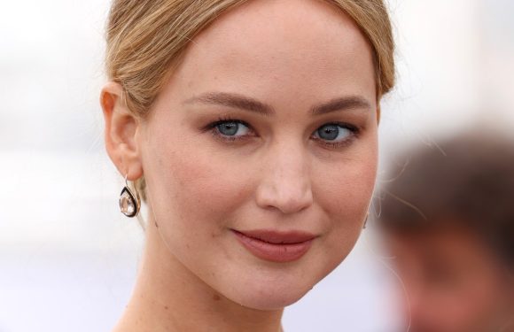 I’m Showing Jennifer Lawrence’s Expensive Honey Hair Color to My Colorist ASAP — See the Photos
