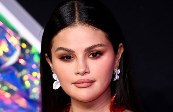 Selena Gomez Makes Even a Basic Red Manicure Look Expensive — See the Photos